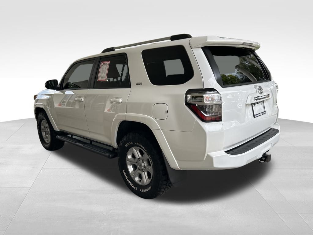2022 Toyota 4Runner SR5 Premium photo 3