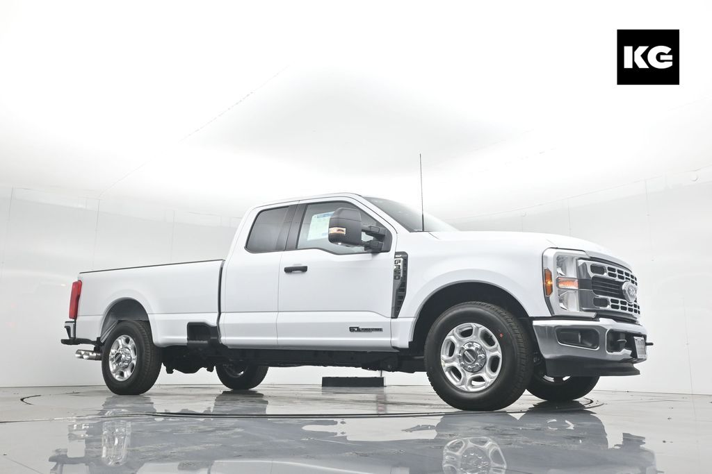 2026 Ford F-350 Super Duty XL's photo