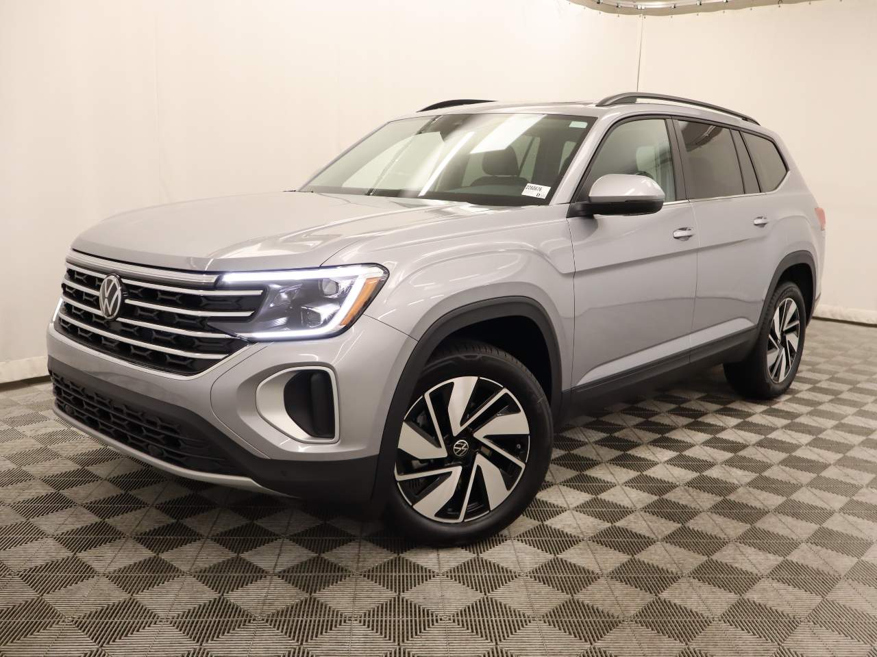 2026 Volkswagen Atlas SE w/Tech