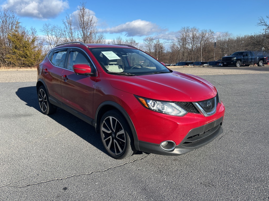 2017 Nissan Rogue Sport SL's photo