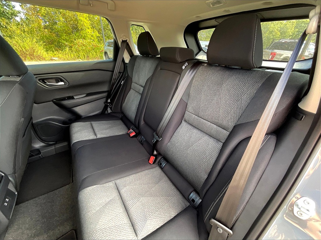 2026 Nissan Rogue SV photo 13