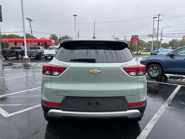 2026 Chevrolet Trailblazer LT photo 2