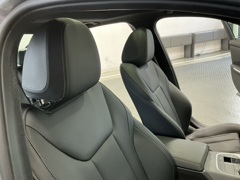 2025 Bmw 330i photo 23