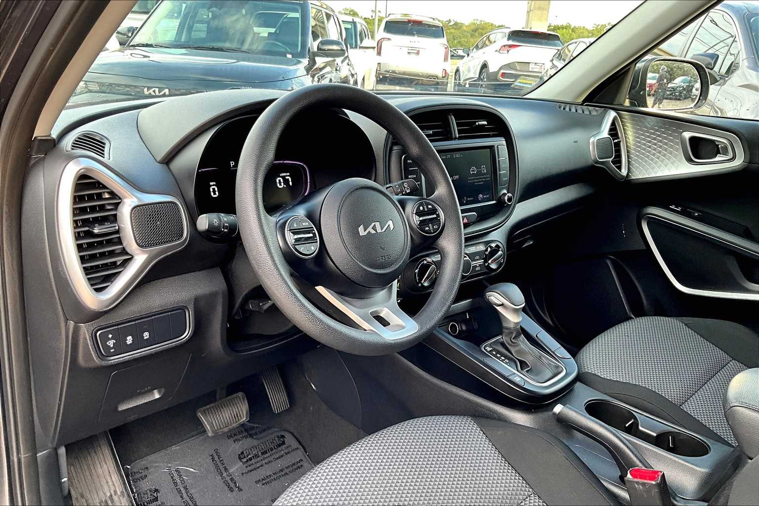 2023 Kia Soul LX S photo 14