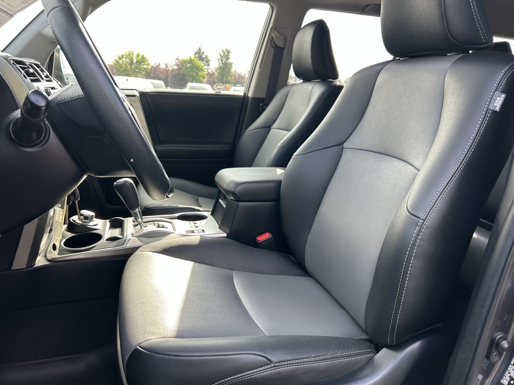 2019 Toyota 4Runner SR5 Premium photo 22