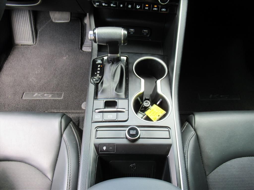 2022 Kia K5 GT-Line photo 21