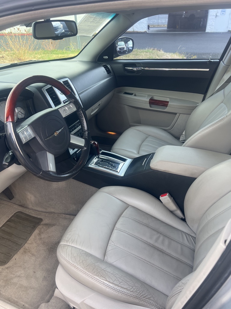 2006 Chrysler 300 C Base photo 9