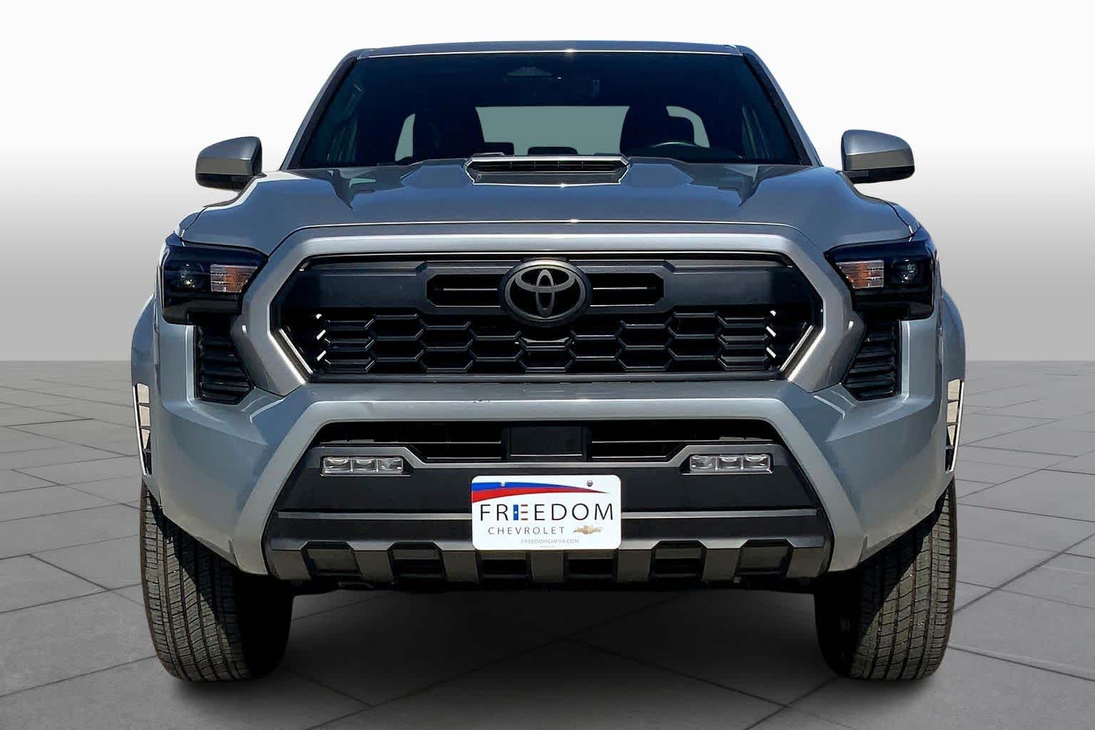 2024 Toyota Tacoma TRD Sport 4x4 photo 3