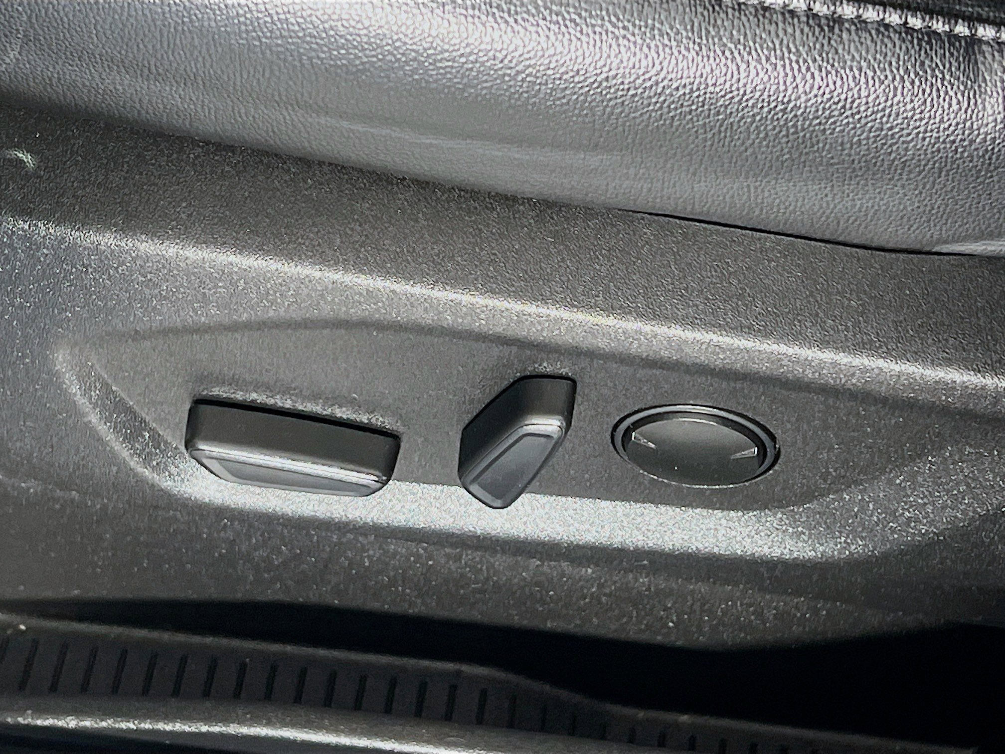 2024 Ford Edge Titanium photo 12