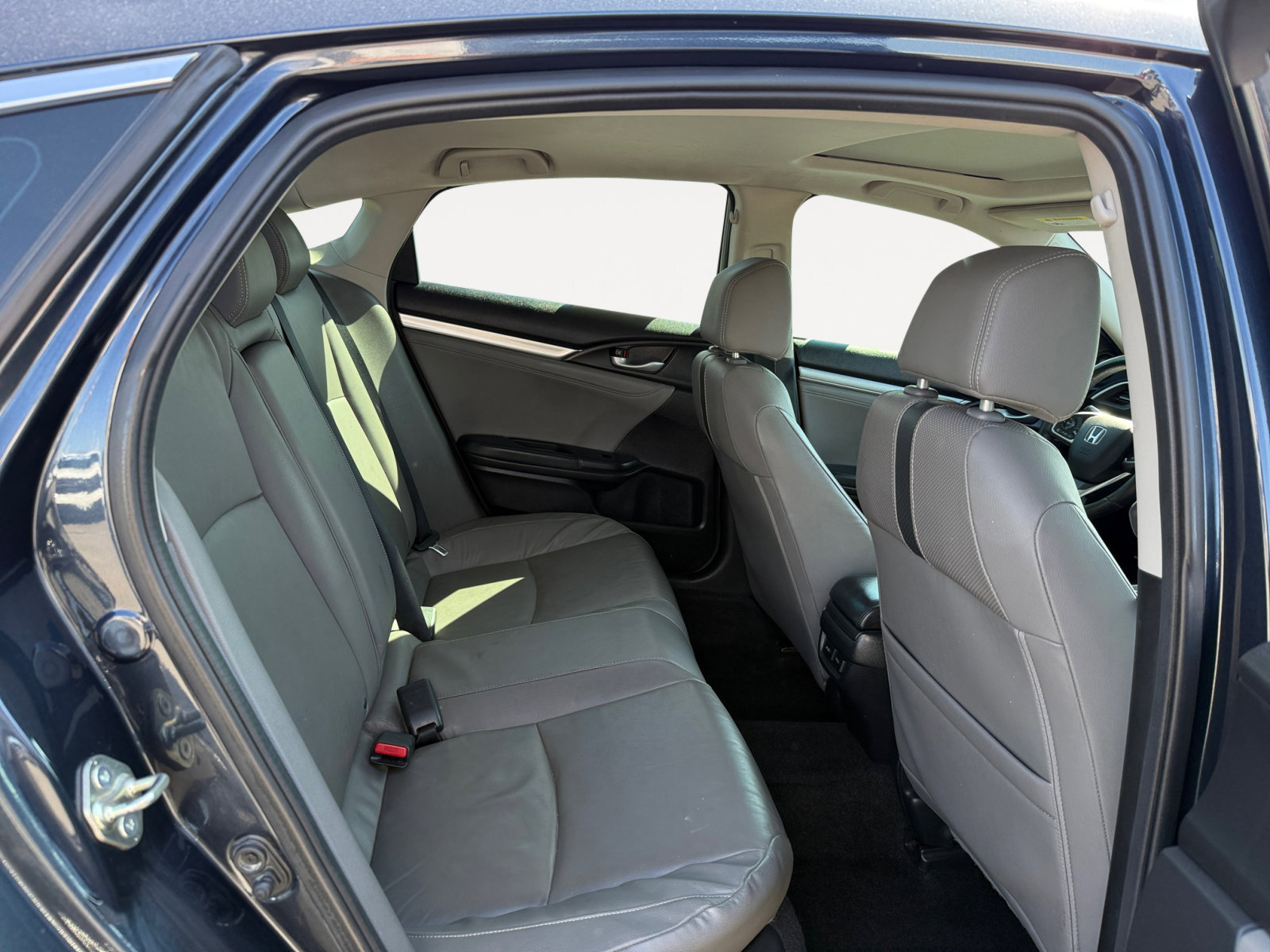 2017 Honda Civic Touring photo 17