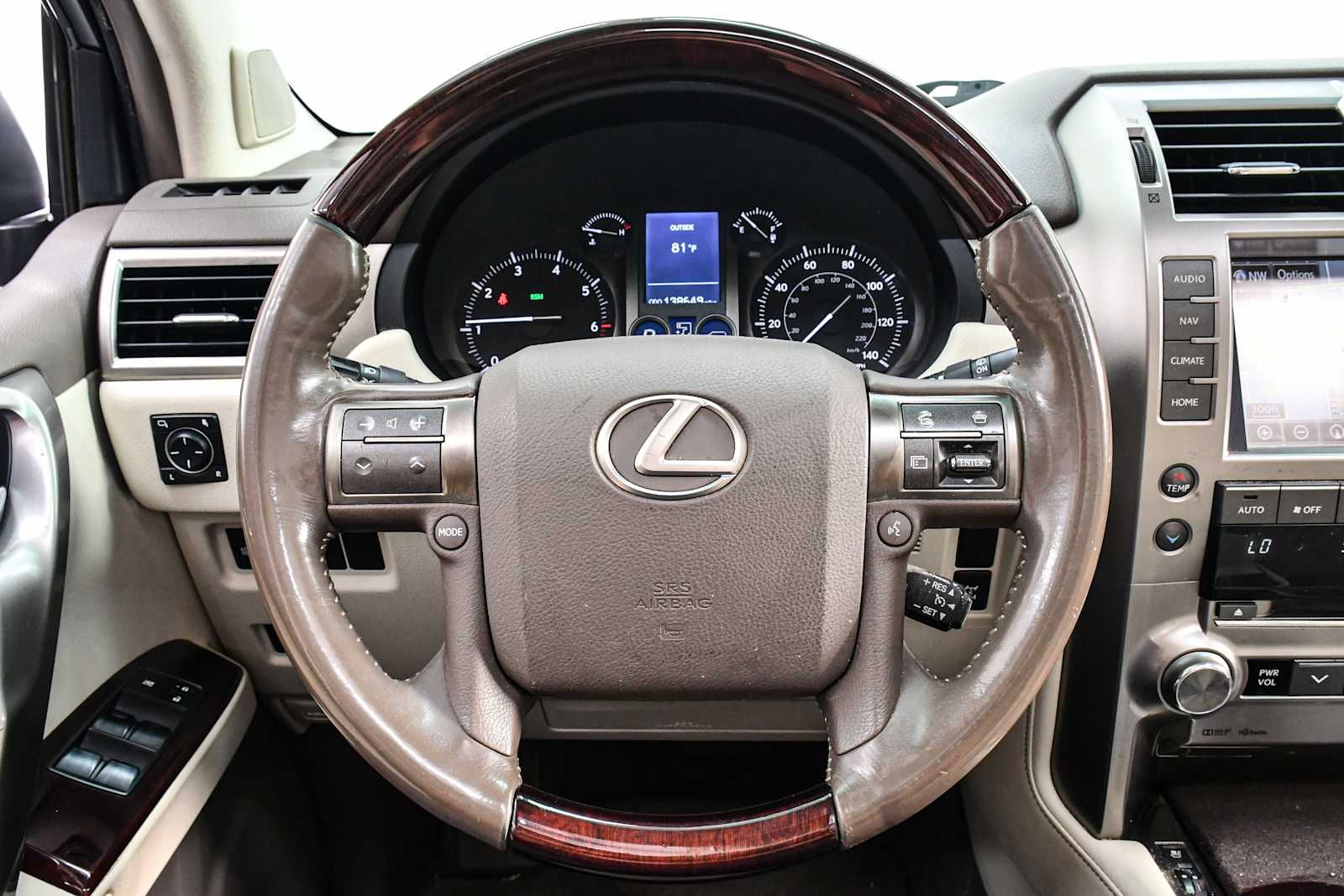 2016 Lexus GX 460 photo 14