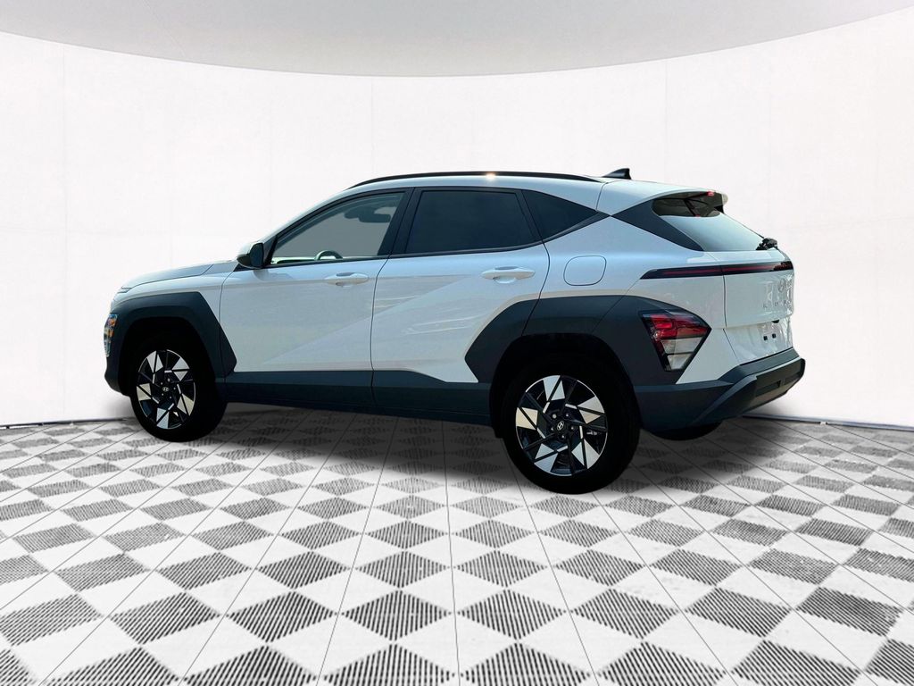 2025 Hyundai Kona SEL photo 3