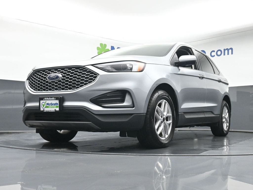 2023 Ford Edge SEL photo 4