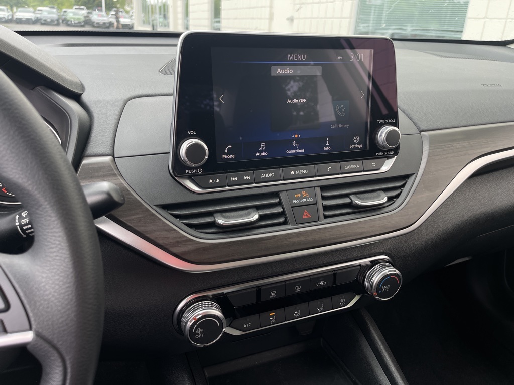 2025 Nissan Altima 2.5 SV photo 5
