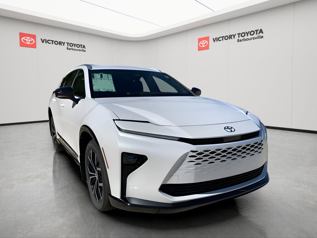 2025 Toyota Crown Signia XLE's photo