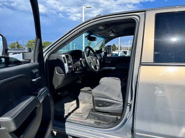 2017 Chevrolet Silverado 1500 LT photo 4