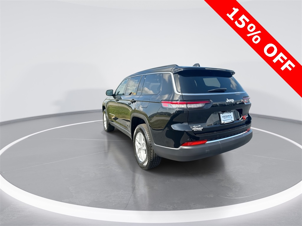 2025 Jeep Grand Cherokee Laredo photo 3