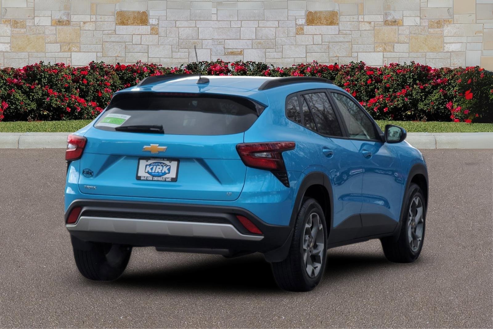 2025 Chevrolet Trax LT photo 3