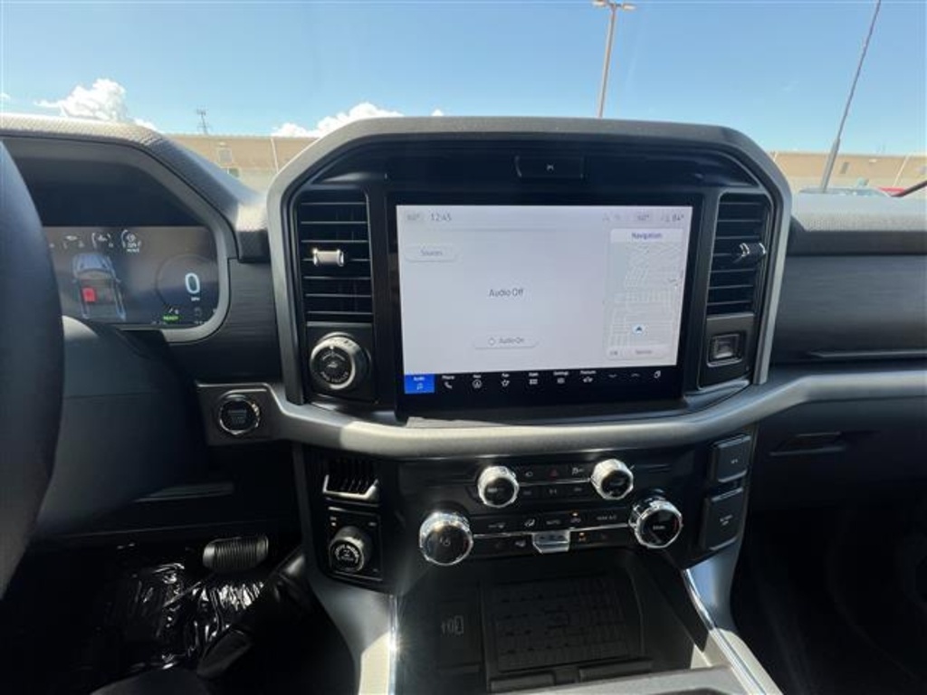 2025 Ford F-150 XLT photo 12