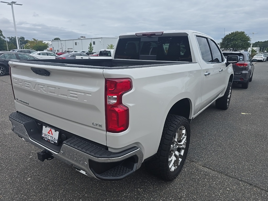 2025 Chevrolet Silverado 1500 LTZ photo 5