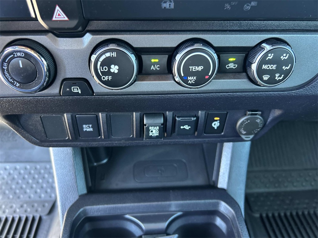 2020 Toyota Tacoma TRD Off-Road photo 30
