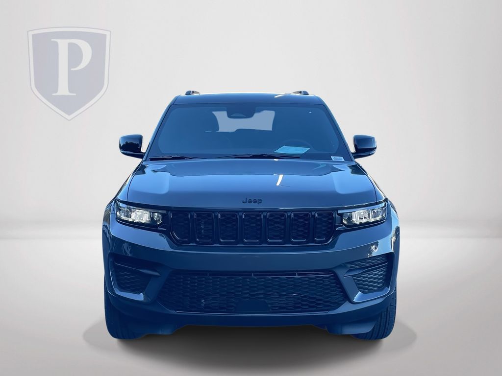 2025 Jeep Grand Cherokee Altitude X photo 2