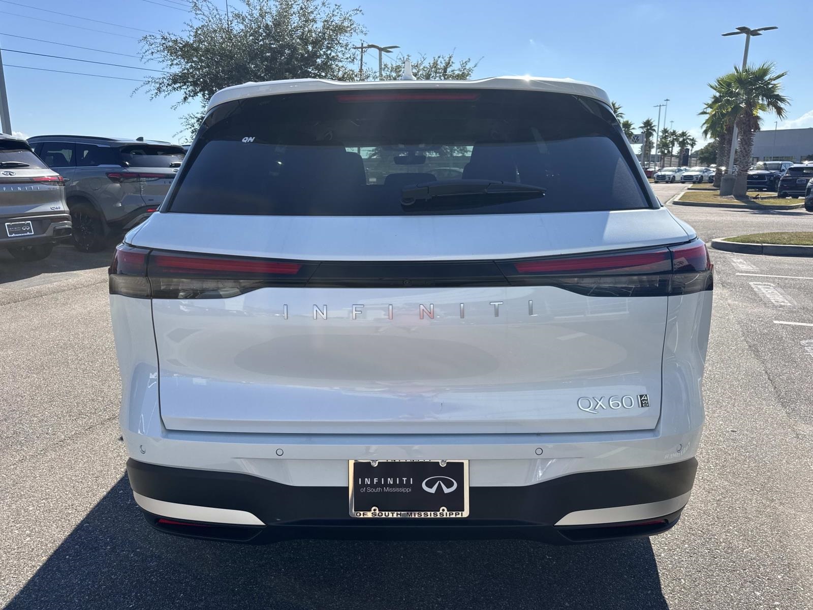 2026 Infiniti QX60 Luxe AWD photo 5
