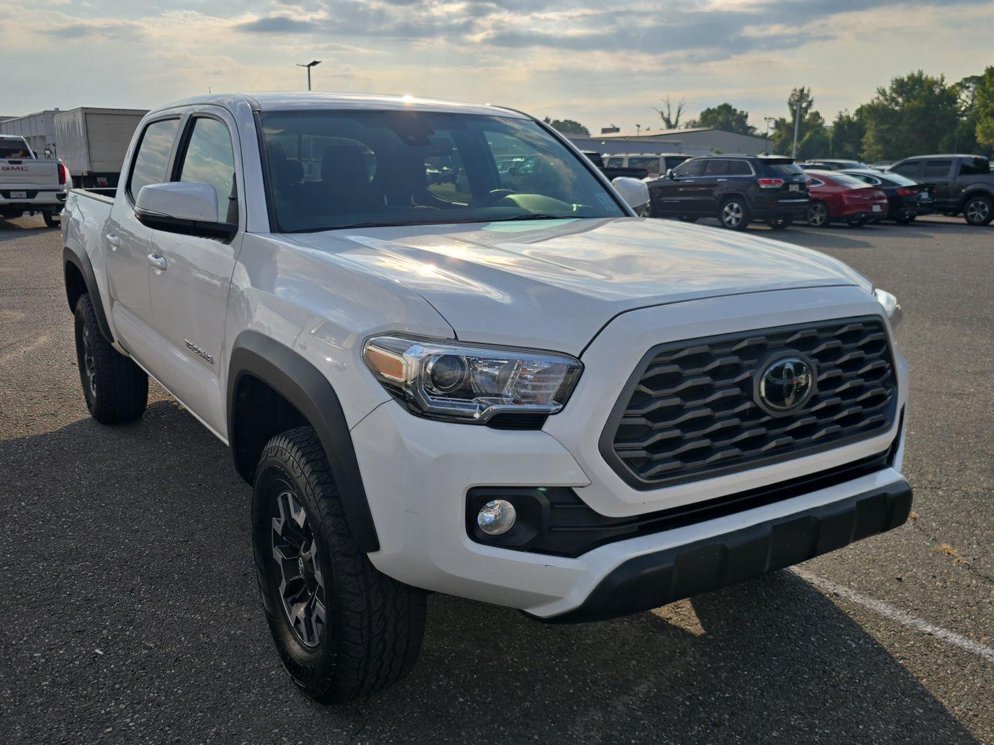 2022 Toyota Tacoma TRD photo 6