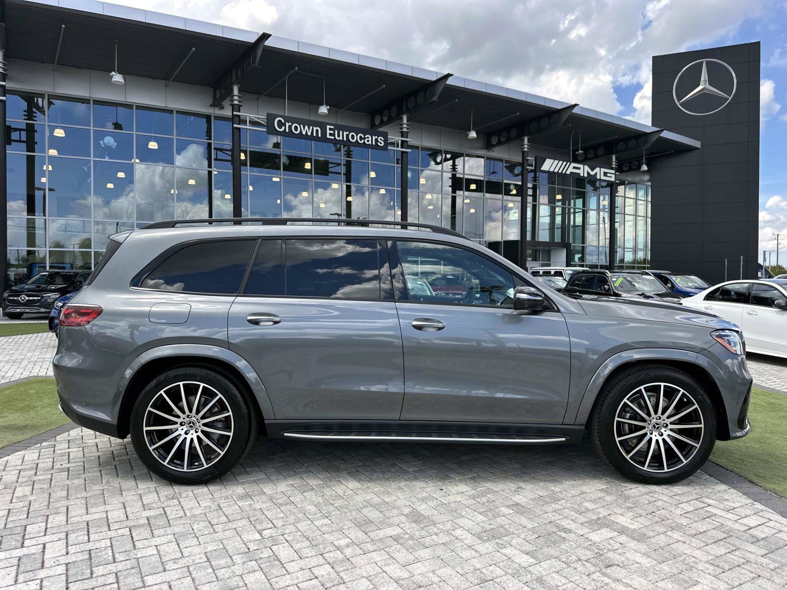 2026 Mercedes Benz GLS 580 4MATIC photo 2