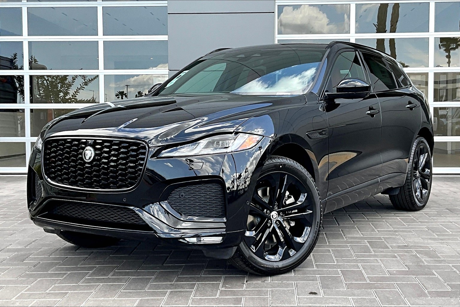 2026 Jaguar F-Pace R-Dynamic S's photo