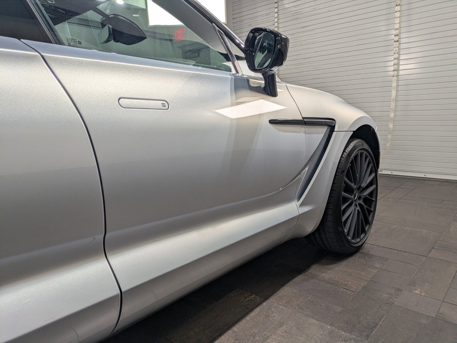 2024 Aston Martin DBX photo 8