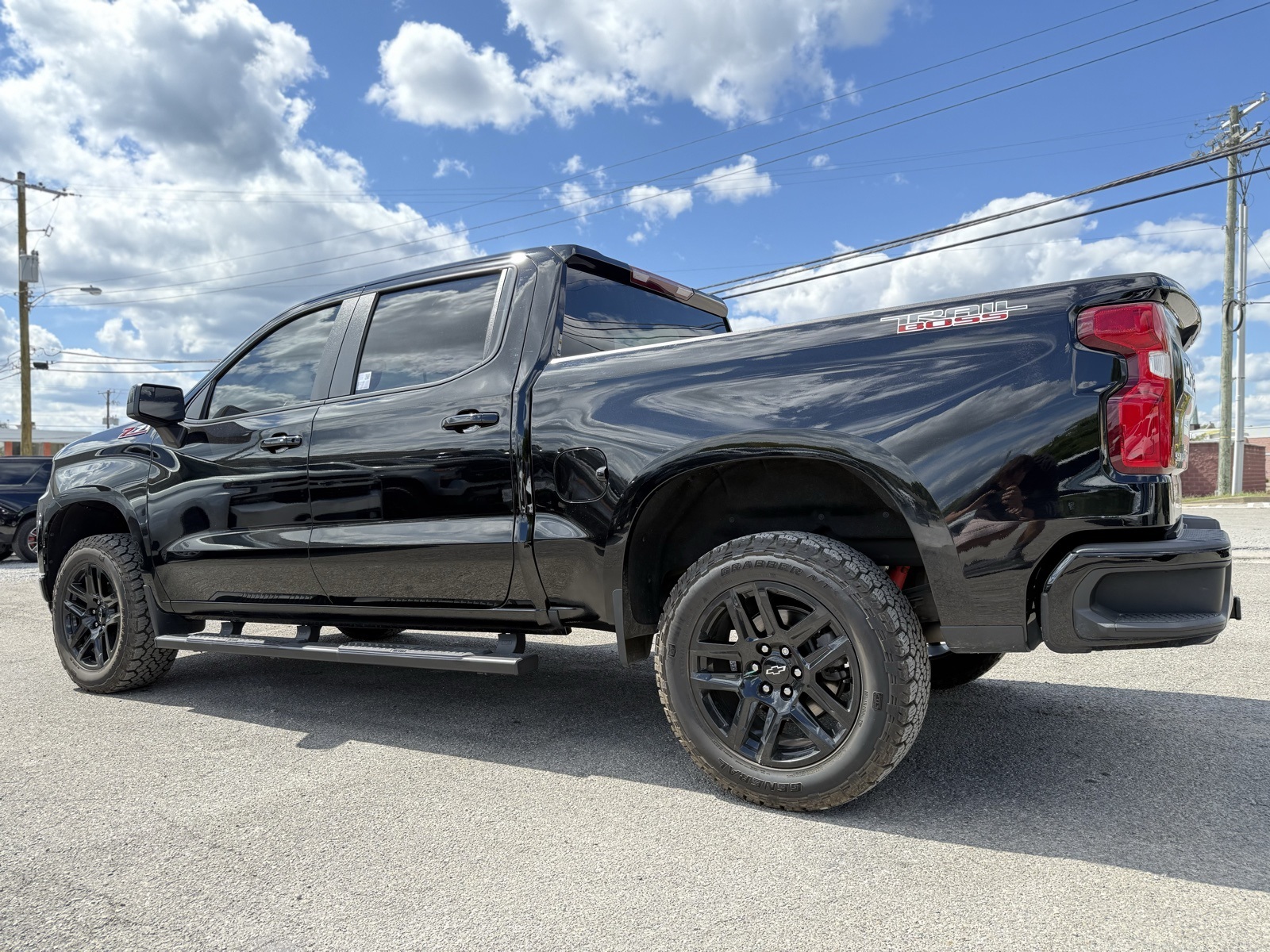 2022 Chevrolet Silverado 1500 LT Trail Boss photo 3