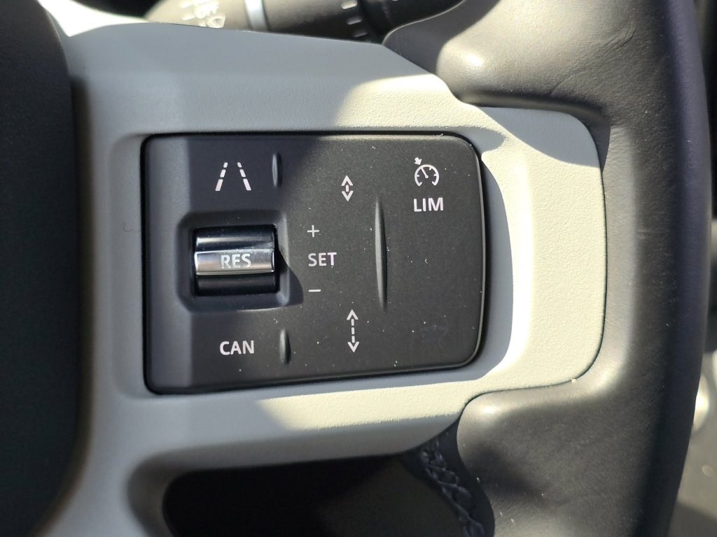 2023 Land Rover Defender 130 S photo 22