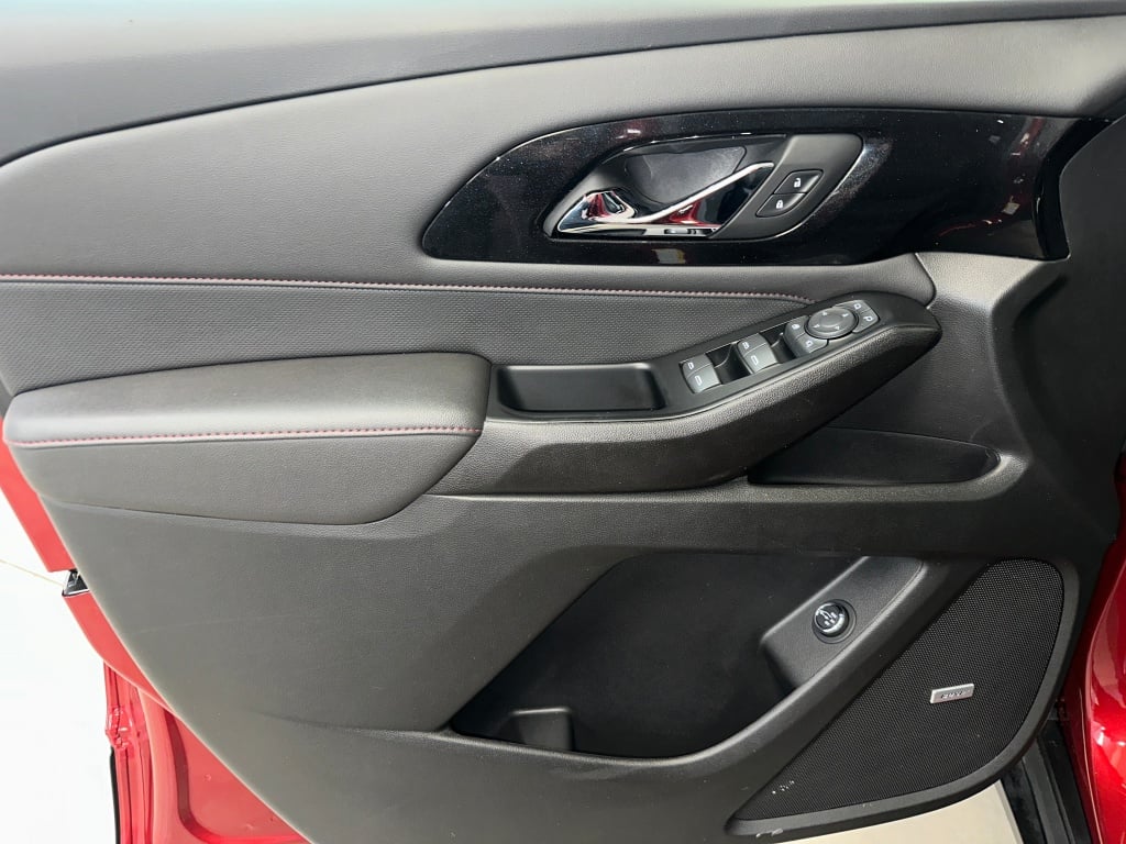 2023 Chevrolet Traverse RS photo 4