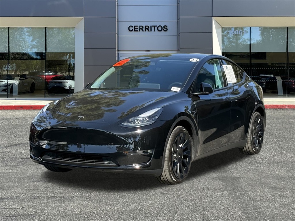 Used 2024 Tesla Model Y Long Range with VIN 7SAYGDEE7RF062961 for sale in Cerritos, CA
