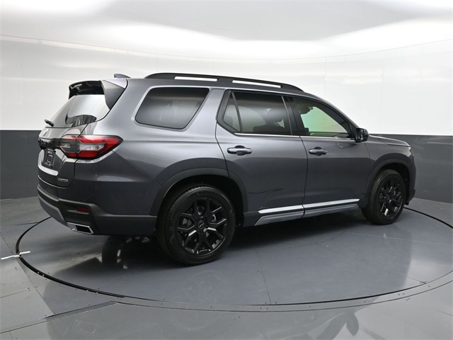 2025 Honda Pilot Touring photo 3