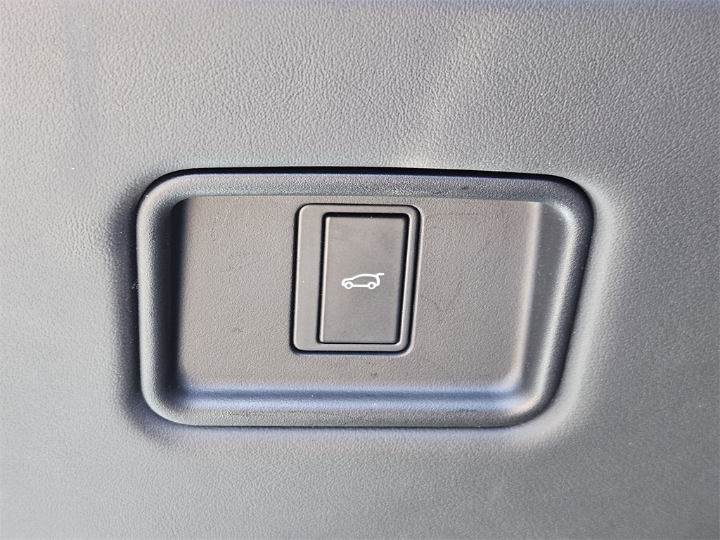 2023 Land Rover Range Rover SE photo 16