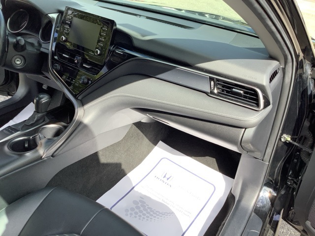 2022 Toyota Camry SE photo 16