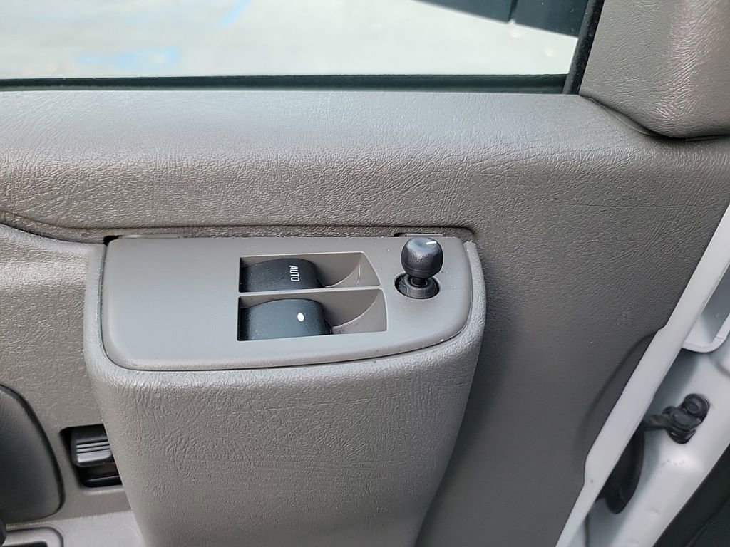 2023 Gmc Savana Cargo 2500 photo 12