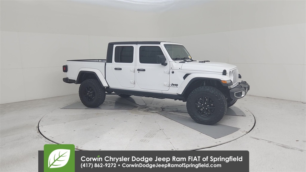 2022 Jeep Gladiator Sport photo 2
