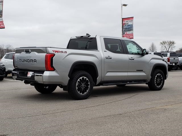 2025 Toyota Tundra SR5 CrewMax photo 5