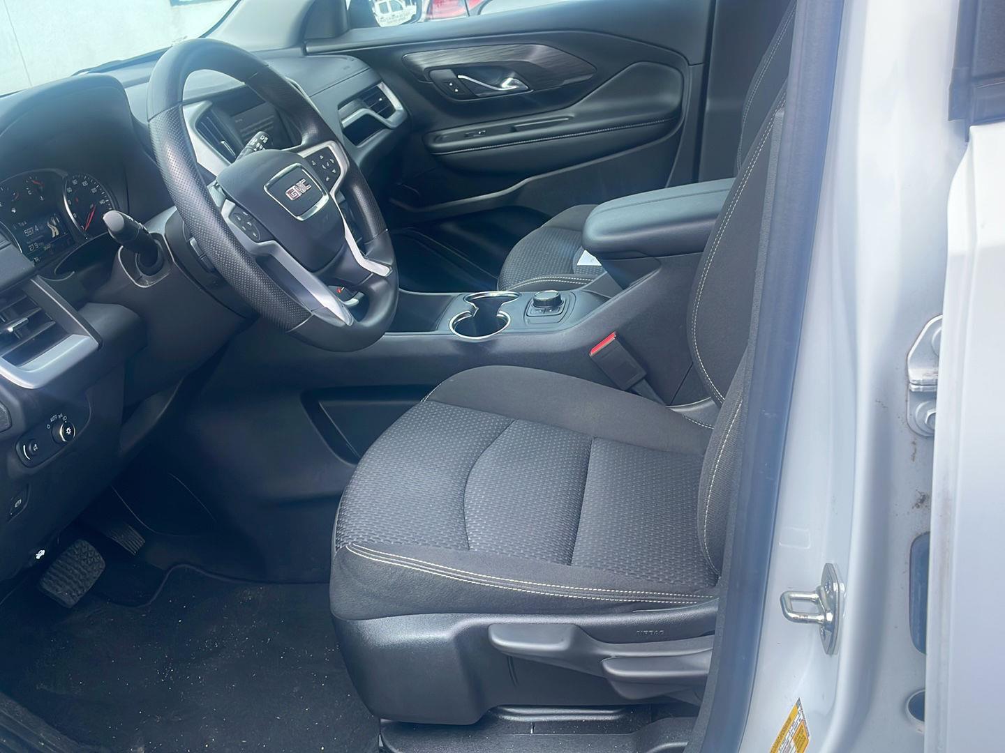 2024 Gmc Terrain SLE photo 4
