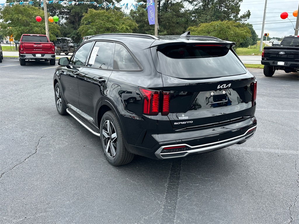 2023 Kia Sorento S photo 5