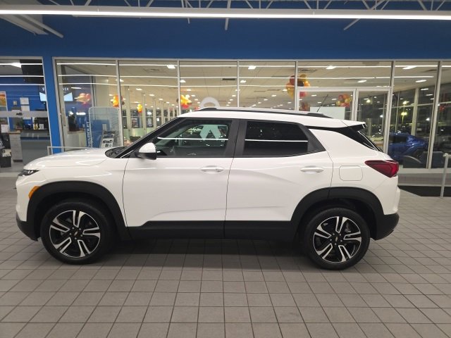 2025 Chevrolet Trailblazer LT photo 3