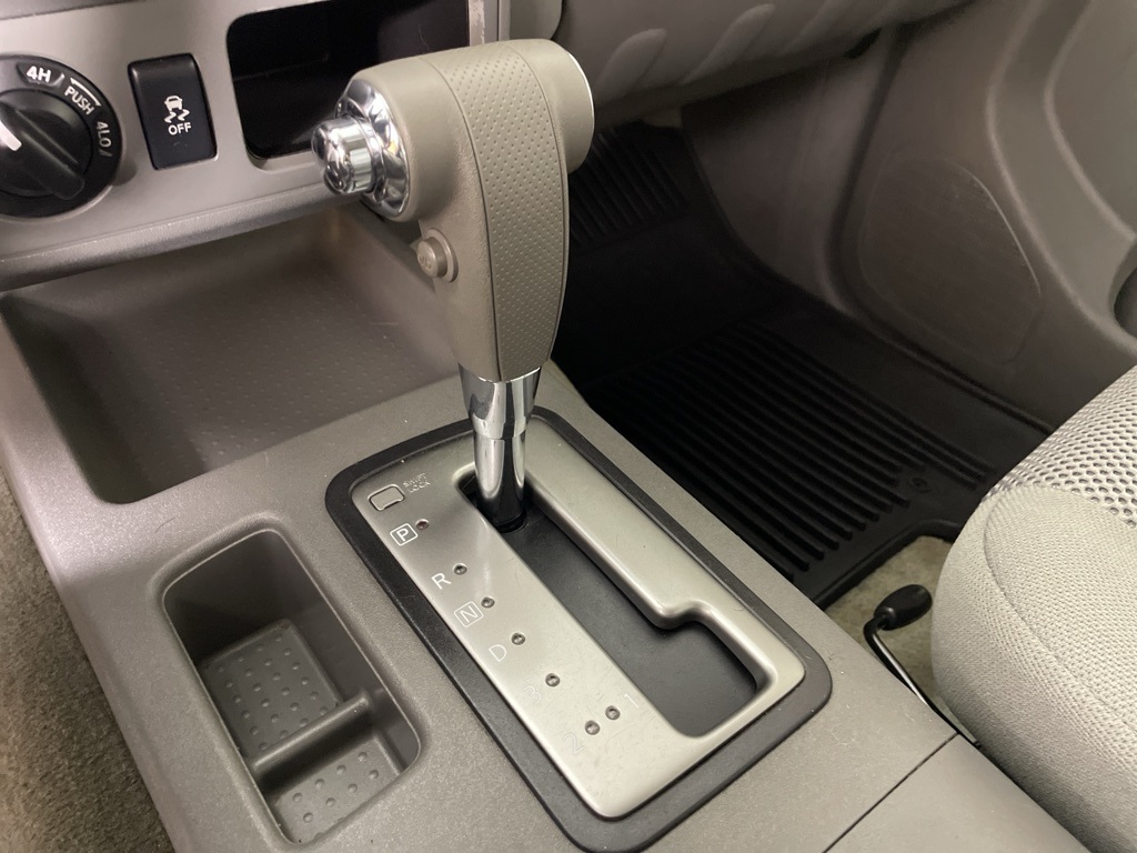 2015 Nissan Frontier S photo 25