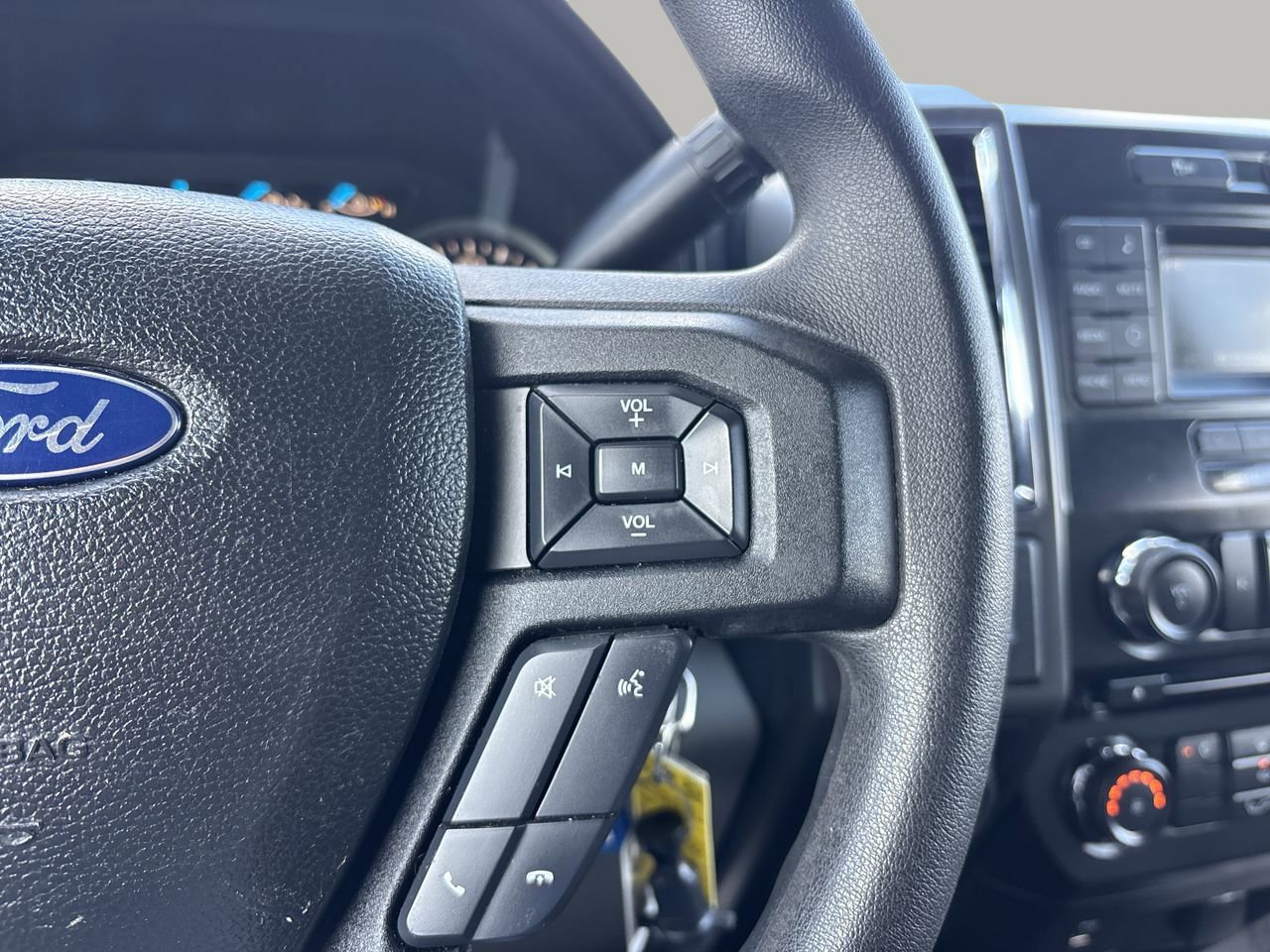 2016 Ford F-150 XLT photo 25