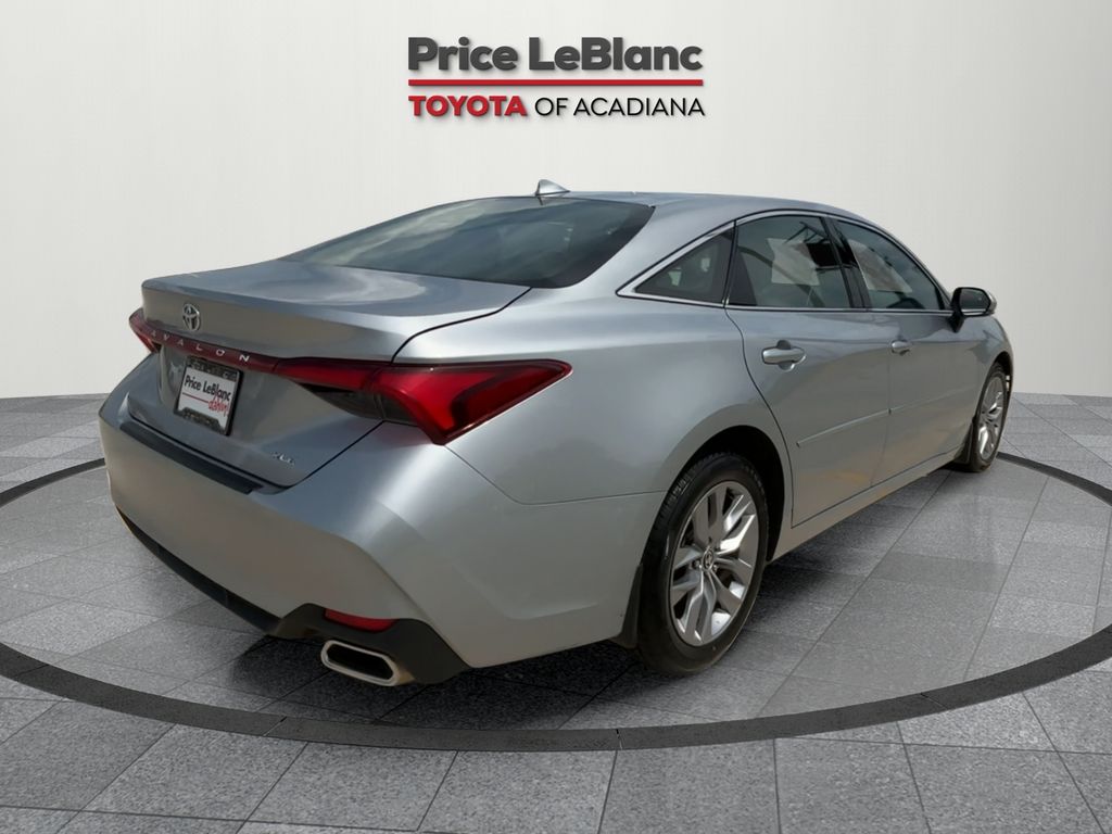 2020 Toyota Avalon XLE photo 7