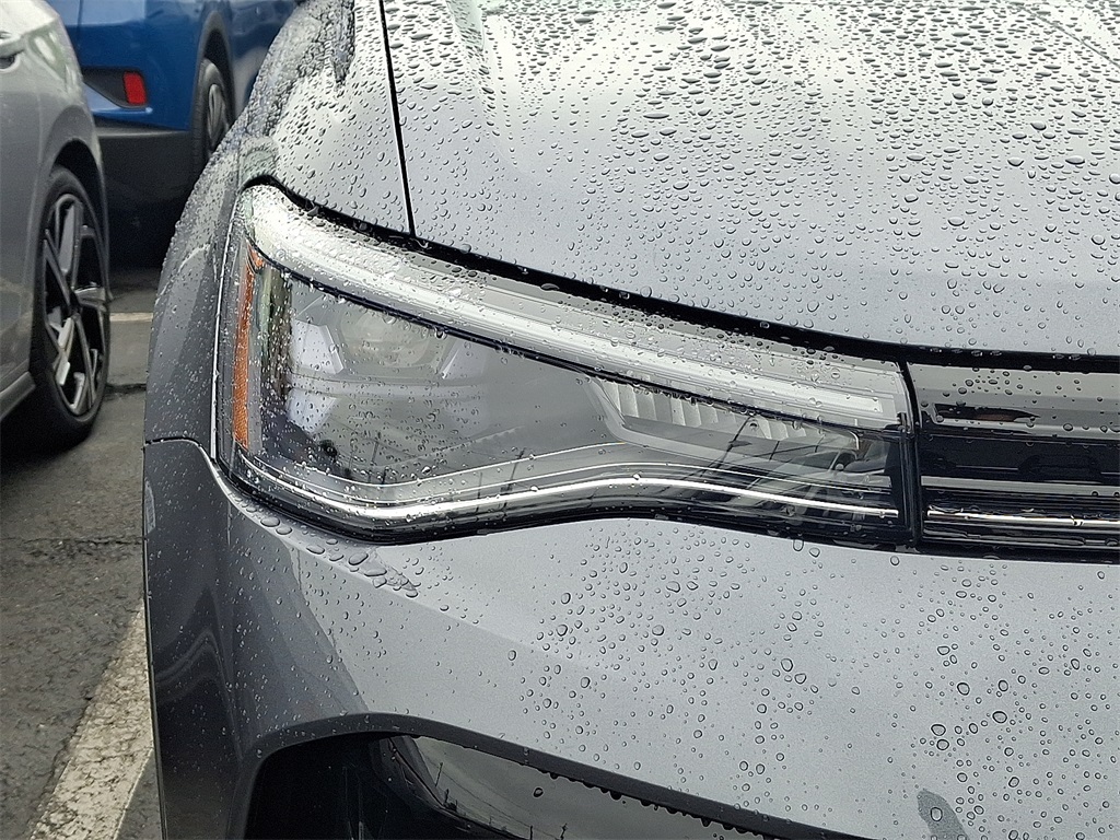 2025 Volkswagen Taos S photo 6
