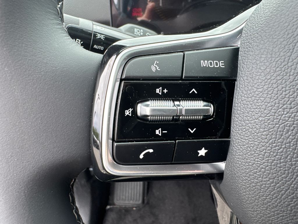 2025 Kia Sorento S photo 23