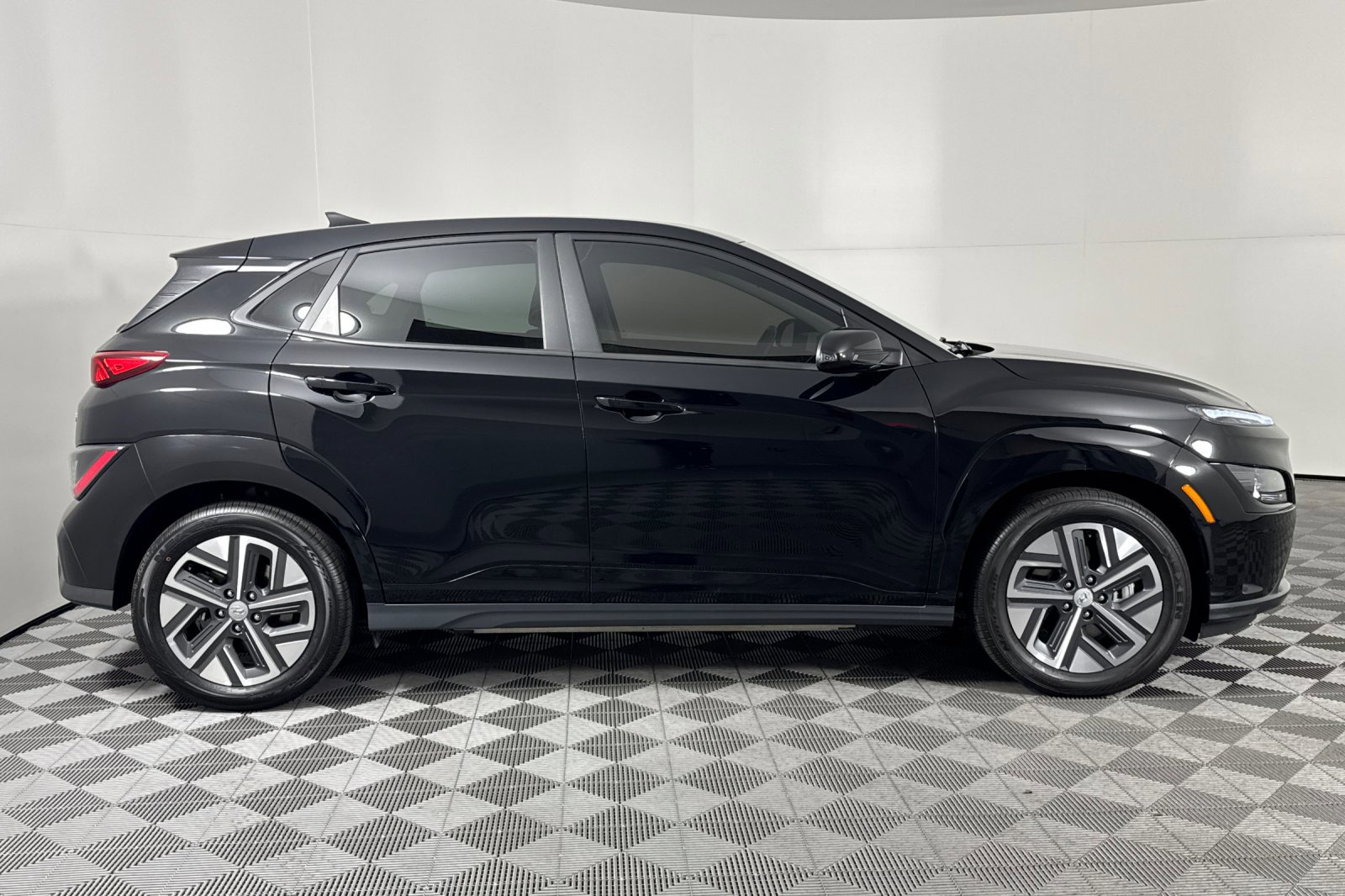 Used 2023 Hyundai Kona EV SEL with VIN KM8K33AG9PU176248 for sale in Nampa, ID